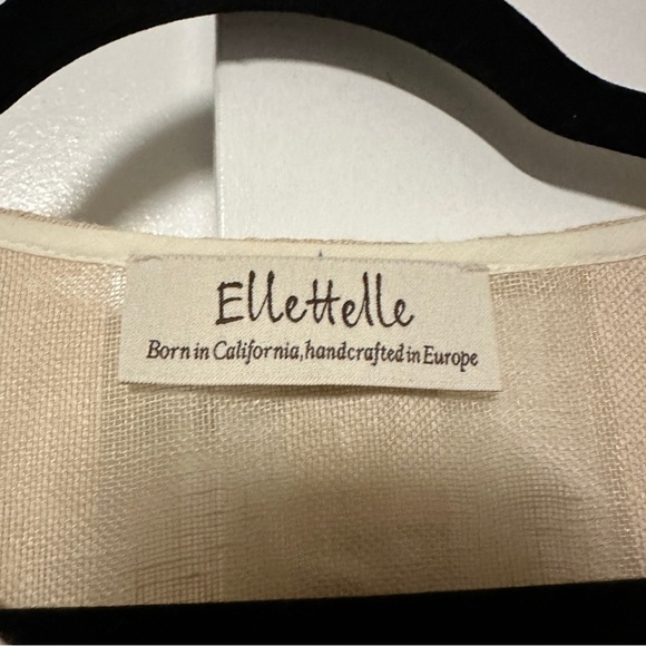Ellettelle Ivory softened European linen lightweight Gianna Top One Size - Picture 3 of 8
